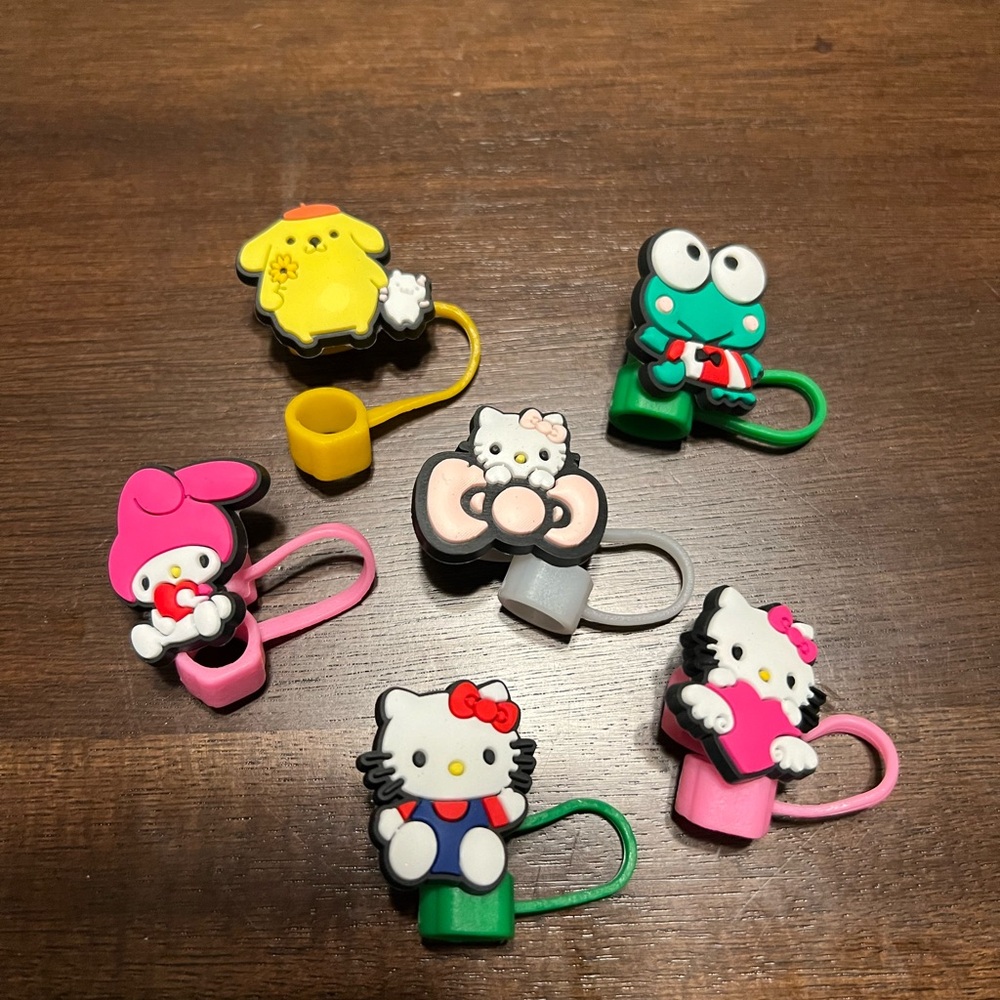 6-Hello Kitty Straw Toppers